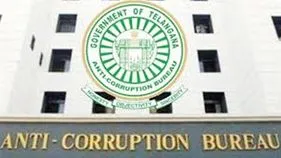 ఏసీబీకి చిక్కిన బిల్లు కలెక్టర్.. సదాశివపేట మున్సిపల్ కార్యాలయంలో ముగిసిన సోదాలు