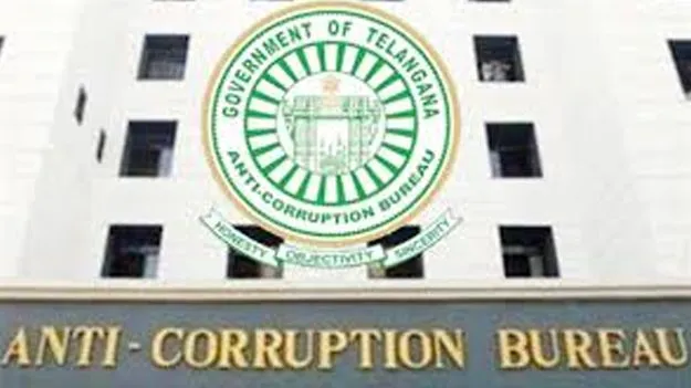 ఏసీబీకి చిక్కిన బిల్లు కలెక్టర్.. సదాశివపేట మున్సిపల్ కార్యాలయంలో ముగిసిన సోదాలు