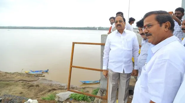 గోదావరి పుష్కరాల సందర్భంగా ఆ బ్రిడ్జిని అందుబాటులోకి తెస్తాం: మంత్రి తుమ్మల