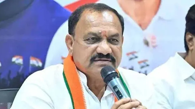 ప్రజాస్వామ్యంలో ఎంతటి వారైనా మెడలు వంచక తప్పదు: టీపీసీసీ చీఫ్