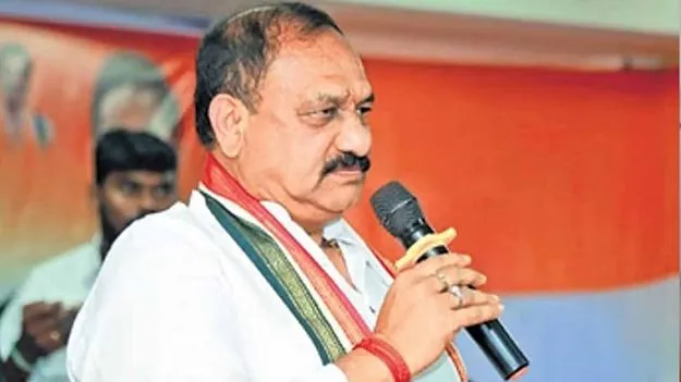 కేసీఆర్‌ను దగ్గర నుంచి చూస్తే కథేమిటో అర్థమవుతుంది: టీ పీసీసీ చీఫ్