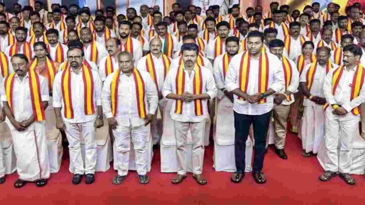 రిసార్ట్‌కు టీవీకే ఎమ్మెల్యేలు.. తిరుచిరాపల్లిని వదులుకోనున్న విజయ్