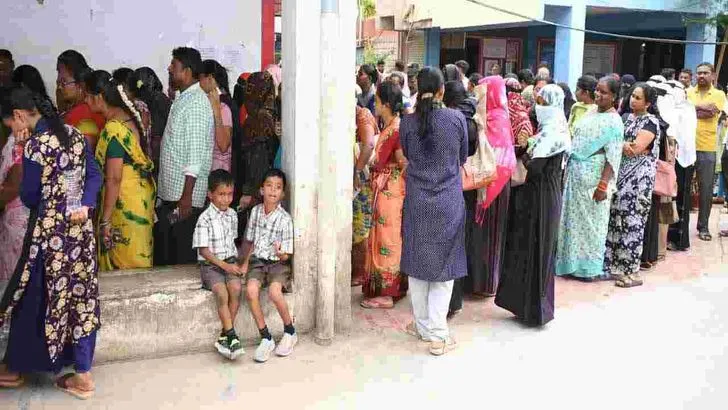 తల్లుల ఖాతాల్లో ‘తల్లికి వందనం’ నిధులు..