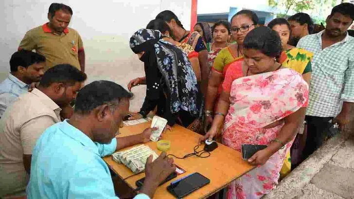 తల్లుల ఖాతాల్లో ‘తల్లికి వందనం’ నిధులు..
