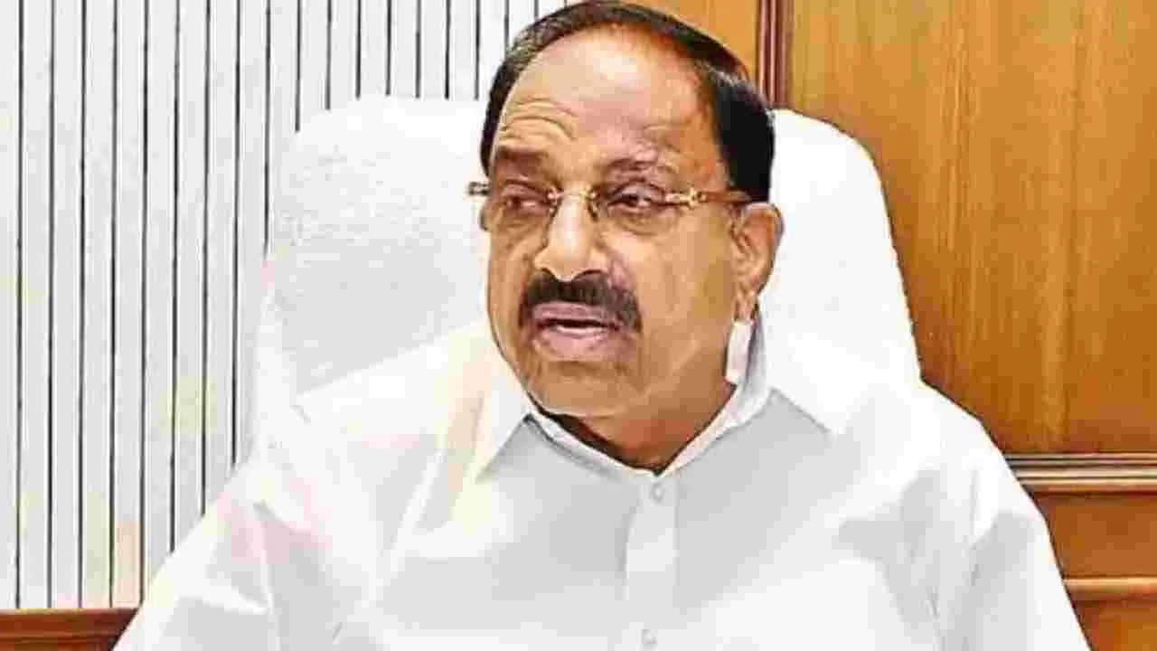 నీటి లభ్యతకు అనుగుణంగా పంటలు ఎంపిక చేసుకోవాలి.. రైతులకు మంత్రి తుమ్మల సూచన