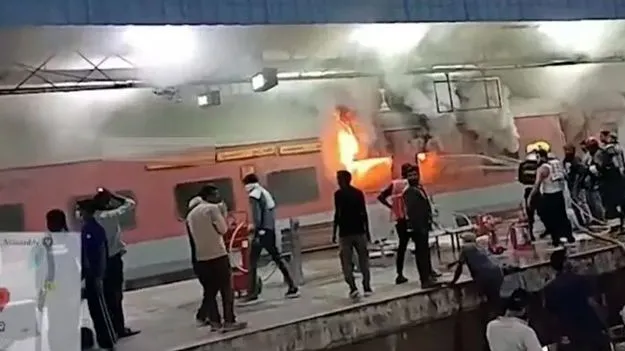 హైదరాబాద్- జైపూర్‌ రైలులో అగ్నిప్రమాదం..