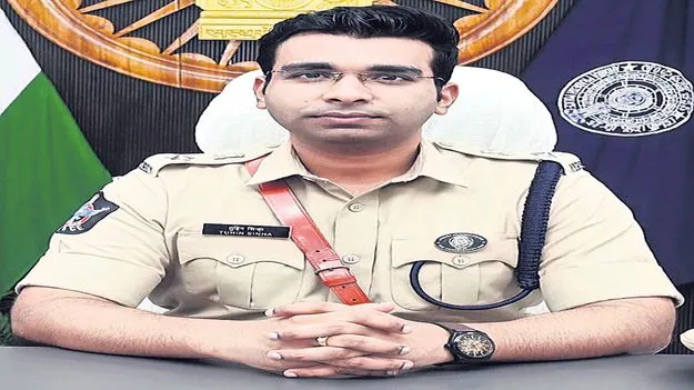 మైనర్లకు వాహనాలిస్తే కఠిన చర్యలు