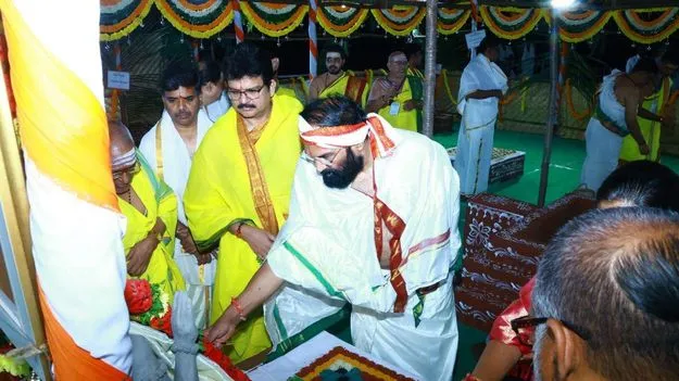 వరుణ యాగాన్ని ప్రారంభించిన మంత్రి ఉత్తమ్