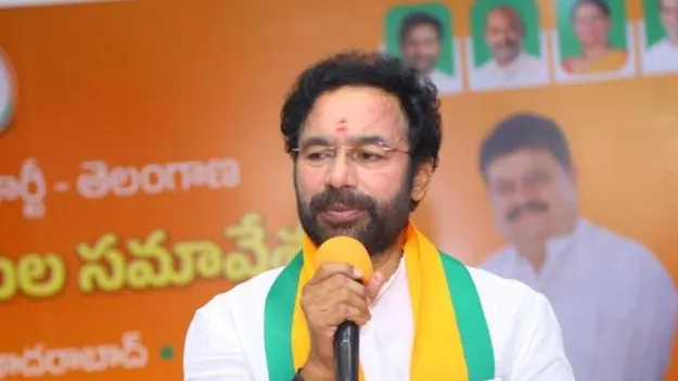 రైల్వేస్టేషన్‌ల అప్రోచ్‌ రోడ్లను విస్తరించండి 