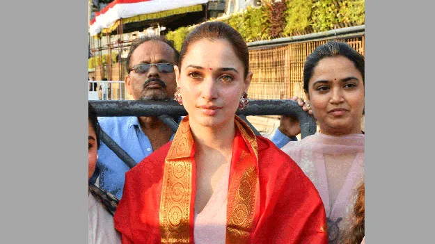 తిరుమలేశుడి సేవలో సినీతారలు