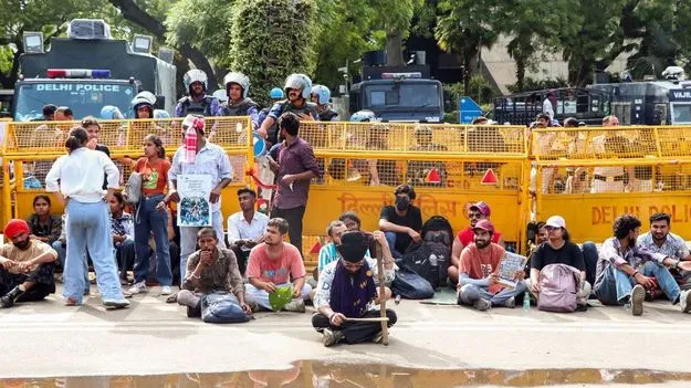 బెంగాల్ ఉగ్ర మోడ్యూల్ గుట్టురట్టు.. జంతర్ మంతర్ ధర్నాలో దాడికి ఉగ్రవాది కుట్ర!