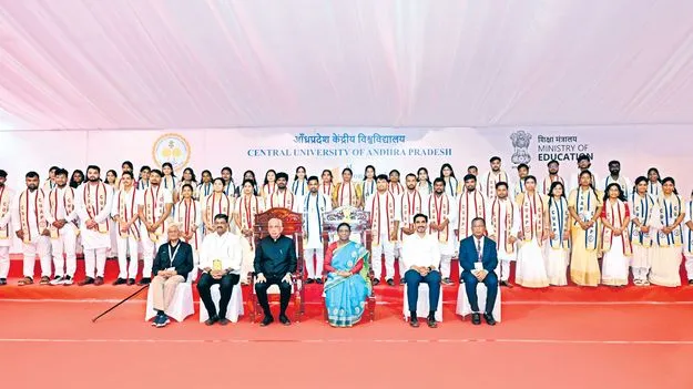 డిగ్రీతో చదువుముగిసిపోకూడదు 