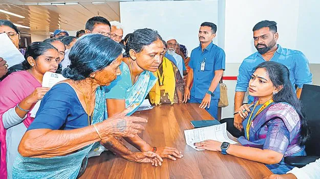 టీడీపీ కేంద్ర కార్యాలయంలో గ్రీవెన్స్‌