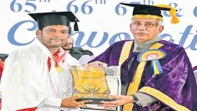 లోకేశ్‌ ఓఎస్డీకి రెండు గోల్డ్‌ మెడల్స్‌!