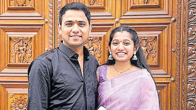 లండన్‌లో కౌన్సిలర్‌గా భూపాలపల్లి జిల్లా యువతి