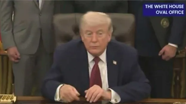 మీడియా ప్రతినిధుల సమావేశంలో ట్రంప్ దురుసు ప్రవర్తన.. 