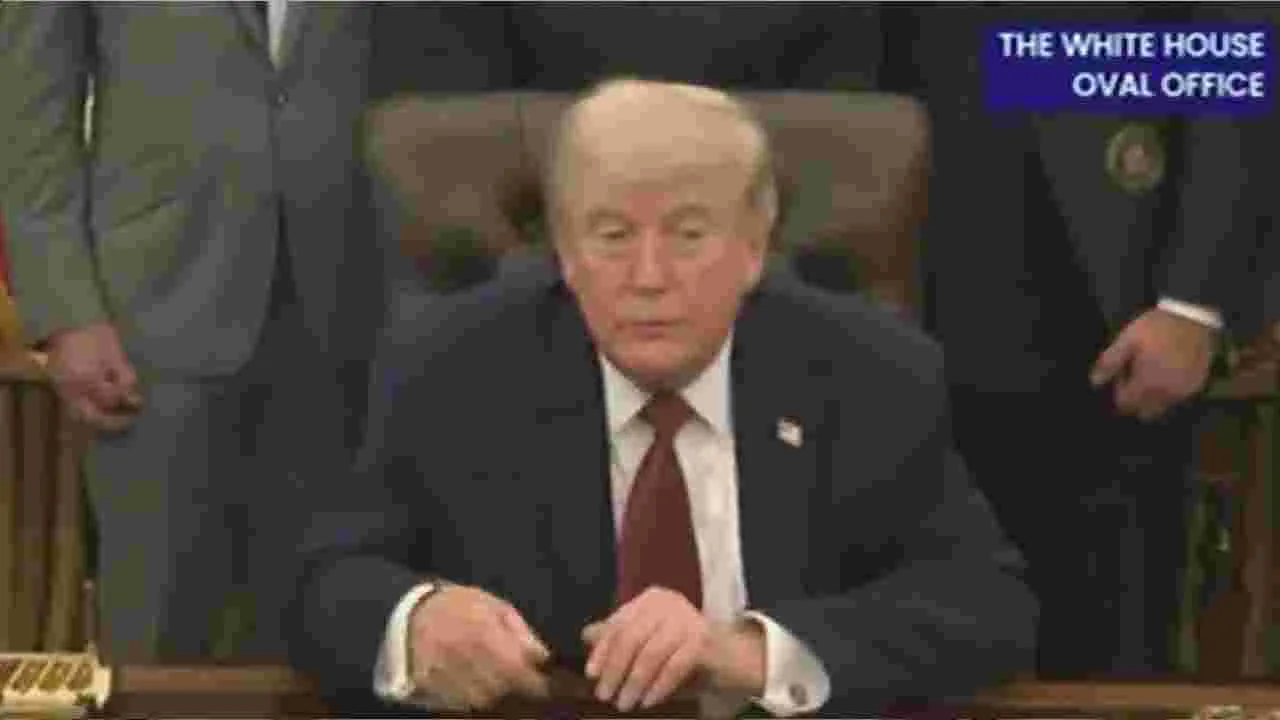 మీడియా ప్రతినిధుల సమావేశంలో ట్రంప్ దురుసు ప్రవర్తన..