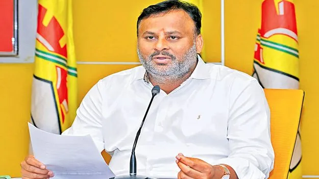 తిండిపెట్టిన యజమానినే చంపారు!