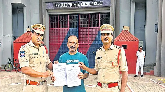 రైస్‌ మిల్లర్‌ కాదు.. అనకొండ!