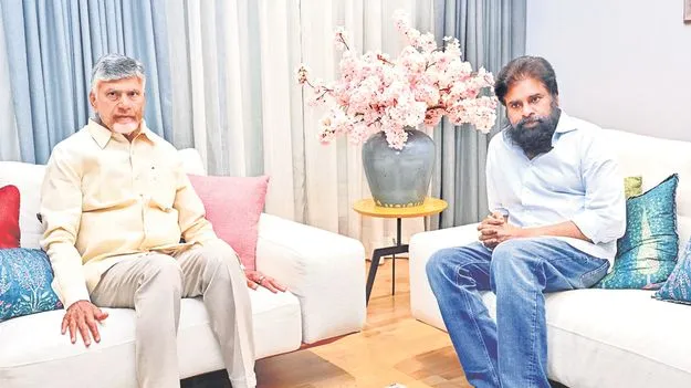 డిప్యూటీ సీఎం నివాసానికి ముఖ్యమంత్రి