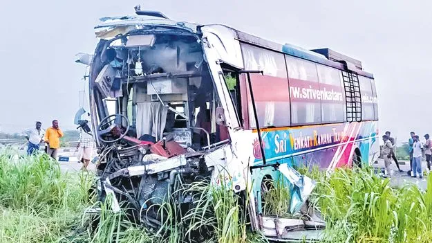 దూసుకొచ్చిన మృత్యువు 