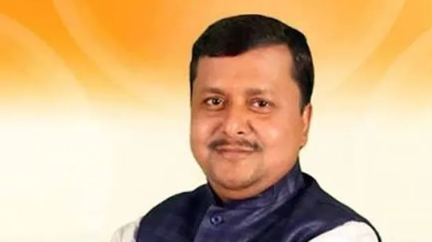రాష్ట్ర బీజేపీకి అధిష్ఠానం చికిత్స!