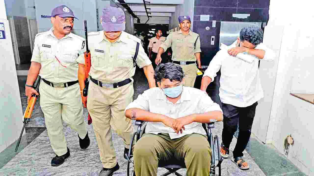 సీదిరి కొడుక్కి వీఐపీ ‘ట్రీట్‌మెంట్‌’