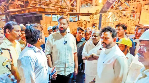 ప్రమాదస్థలికి ఉక్కు మంత్రి
