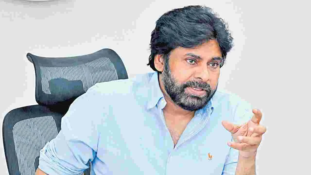అభిమానికి అందిన పవన్‌ బహుమతులు..!