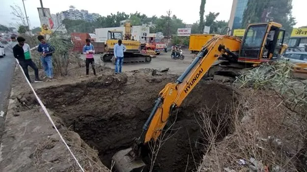 రోడ్లు తవ్వాలంటే అనుమతి తప్పనిసరి