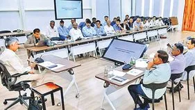 రాజధాని పనుల వేగం పెంచాలి