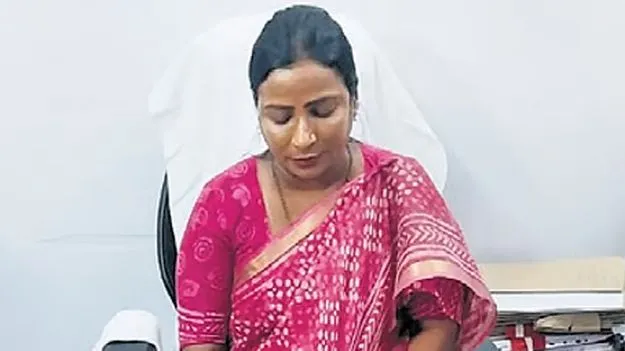 448 ఎకరాల ప్రభుత్వ భూమికి ఎసరు