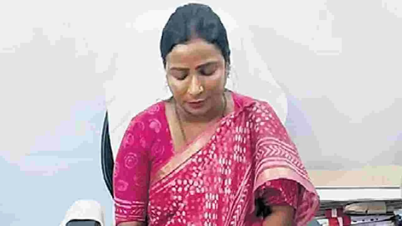 448 ఎకరాల ప్రభుత్వ భూమికి ఎసరు