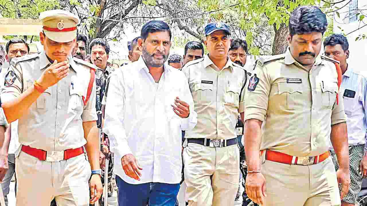 యువకుడి మృతి కేసులో వైసీపీ నేత ‘తోపుదుర్తి’ అరెస్టు