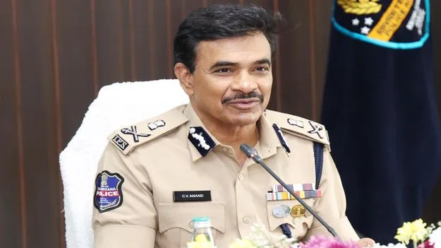 కానిస్టేబుల్‌ అయినా.. ఐపీఎస్‌ అయినా.. తప్పు చేస్తే వేటే