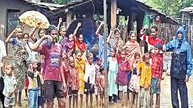 మావోయిస్టుల అడ్డాల్లో తిరంగా రెపరెపలు