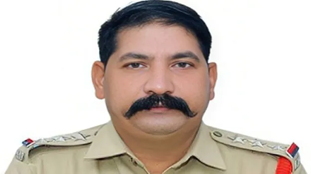 రేప్‌ కేసులో లొంగిపోయిన చిన్నమల్లయ్య