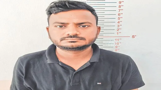 పెళ్లి కోసం సీఐఎస్ఎఫ్‌ అధికారి వేషం!