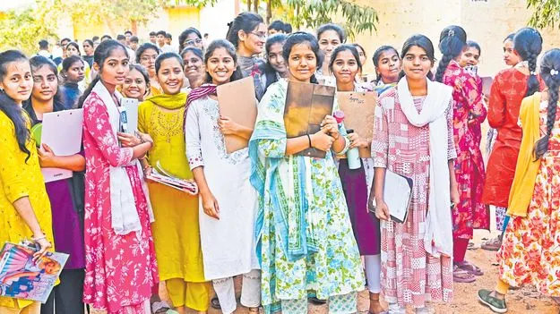 ప్రభుత్వంపై ఫీజుల భారం!