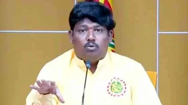 వైసీపీ హయాంలో వ్యాపారులకు వేధింపులు