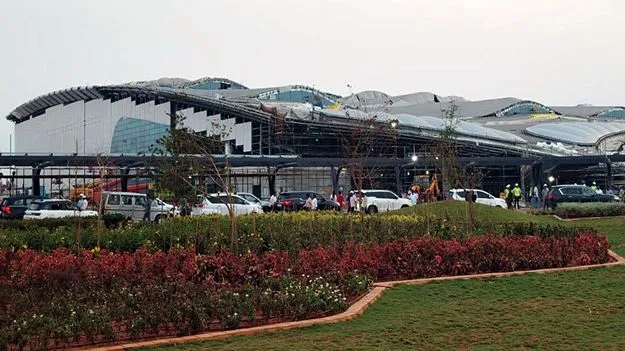 ‘భోగాపురం’లో ఫీజుల మోత