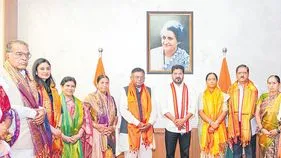 యాదగిరిగుట్టలో తిరుమల తరహాలో సౌకర్యాలు