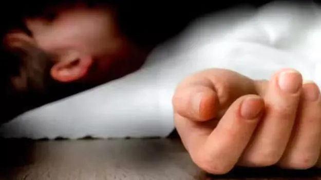భార్యపై కోపంతో.. కూతురిని బావిలో పడేశాడు
