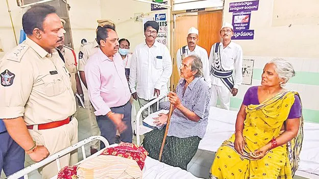 ఆస్తి కోసం తల్లిదండ్రులపై దాడి