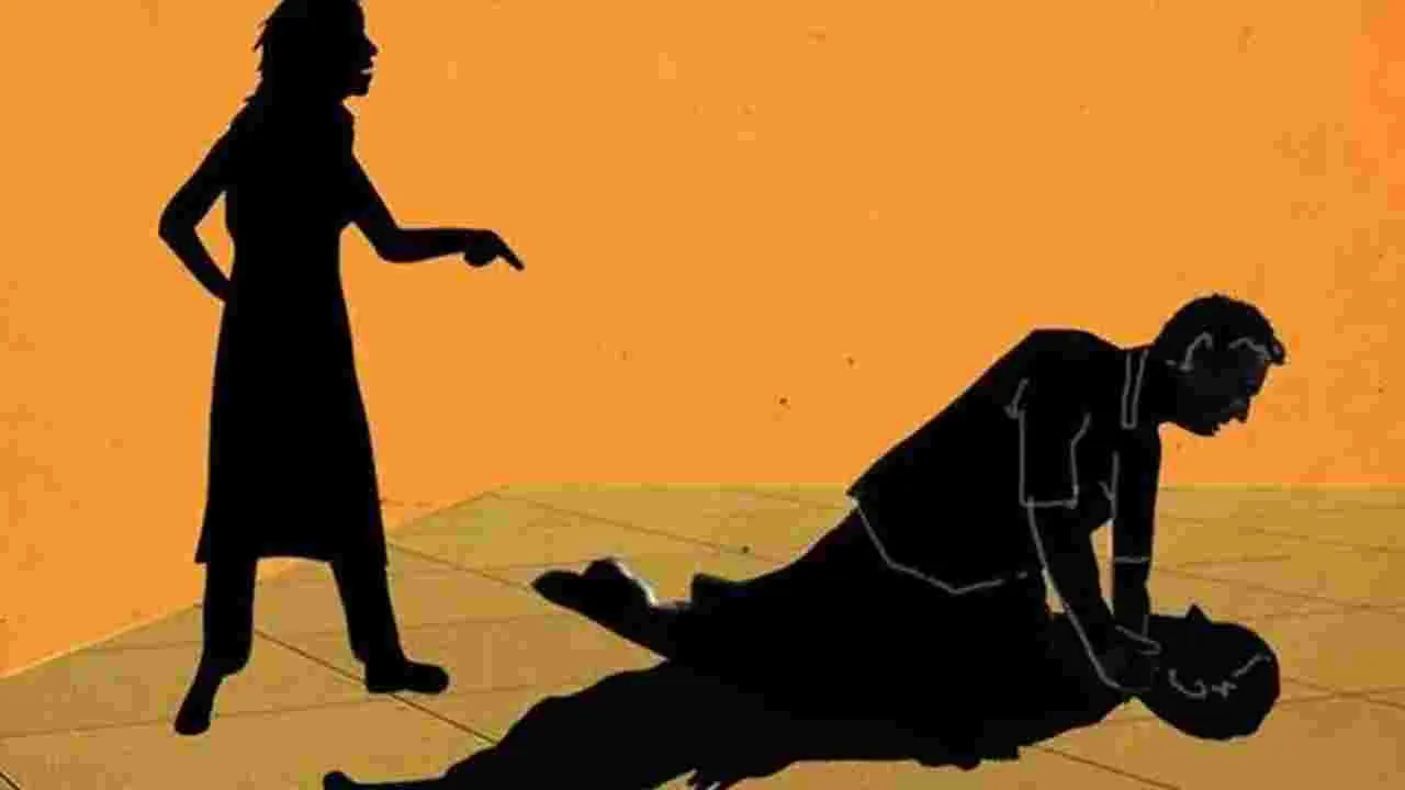 ప్రియుడితో కలిసి భర్తను చంపేసి..