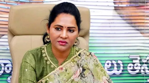 డ్రగ్స్‌ తీసుకో బ్రో వైసీపీ నినాదం..: ఉండవల్లి శ్రీదేవి