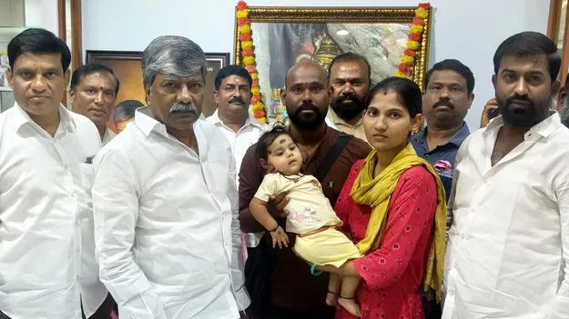 మా పాపను బతికించరూ..!