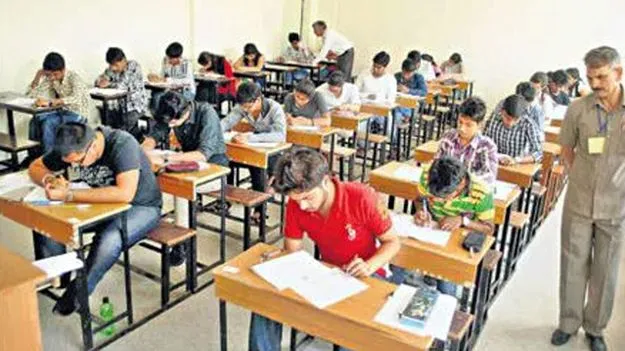 నీట్‌ పర్యవేక్షణకు కంట్రోల్‌ రూమ్‌