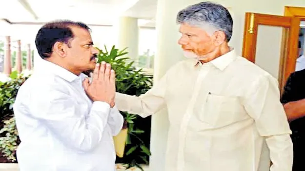 సొంత మనుషులనే చంపి.. నేరం మనపై వేస్తారు!
