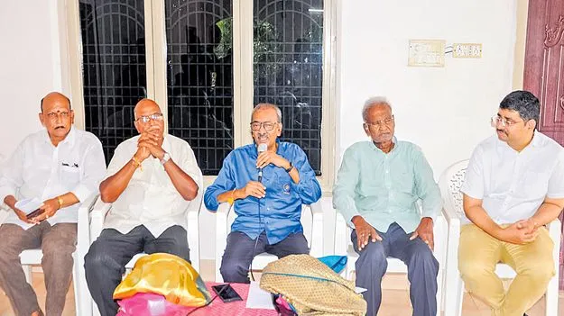 వయస్సు 73.. డిగ్రీలు 89